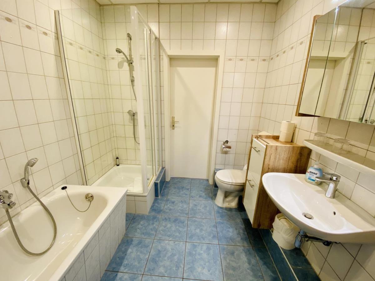 Promenadenblick/Captains-Suite Rostock Exteriör bild